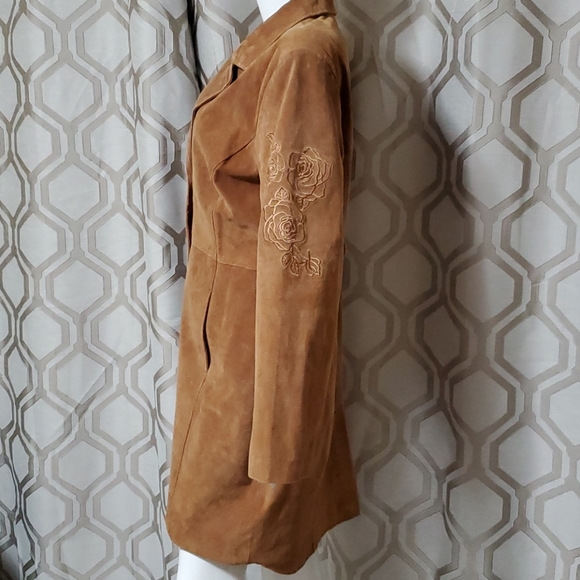 Tan suede over coat with rose 🌹embroidery - Picture 3 of 8